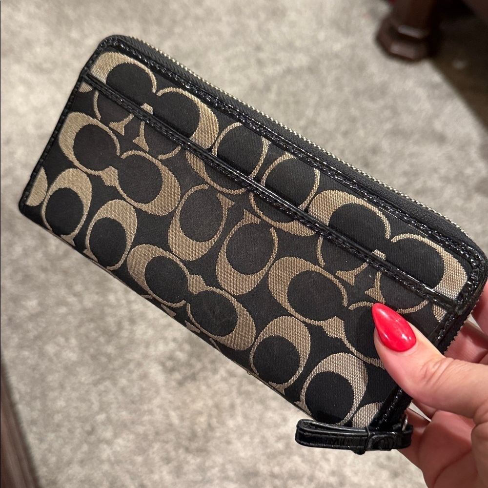Coach Black and Tan Signature Wallet zip around clutch designer wristlet - Picture 3 of 7